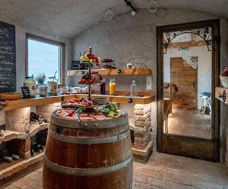 Buchackeralm -1,5h Panoramic Walk לינה וארוחת בוקר