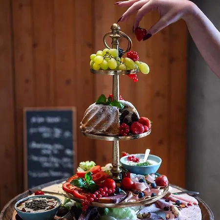 Buchackeralm -1,5h Panoramic Walk לינה וארוחת בוקר *